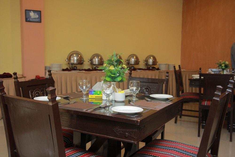 restaurant cafeteria