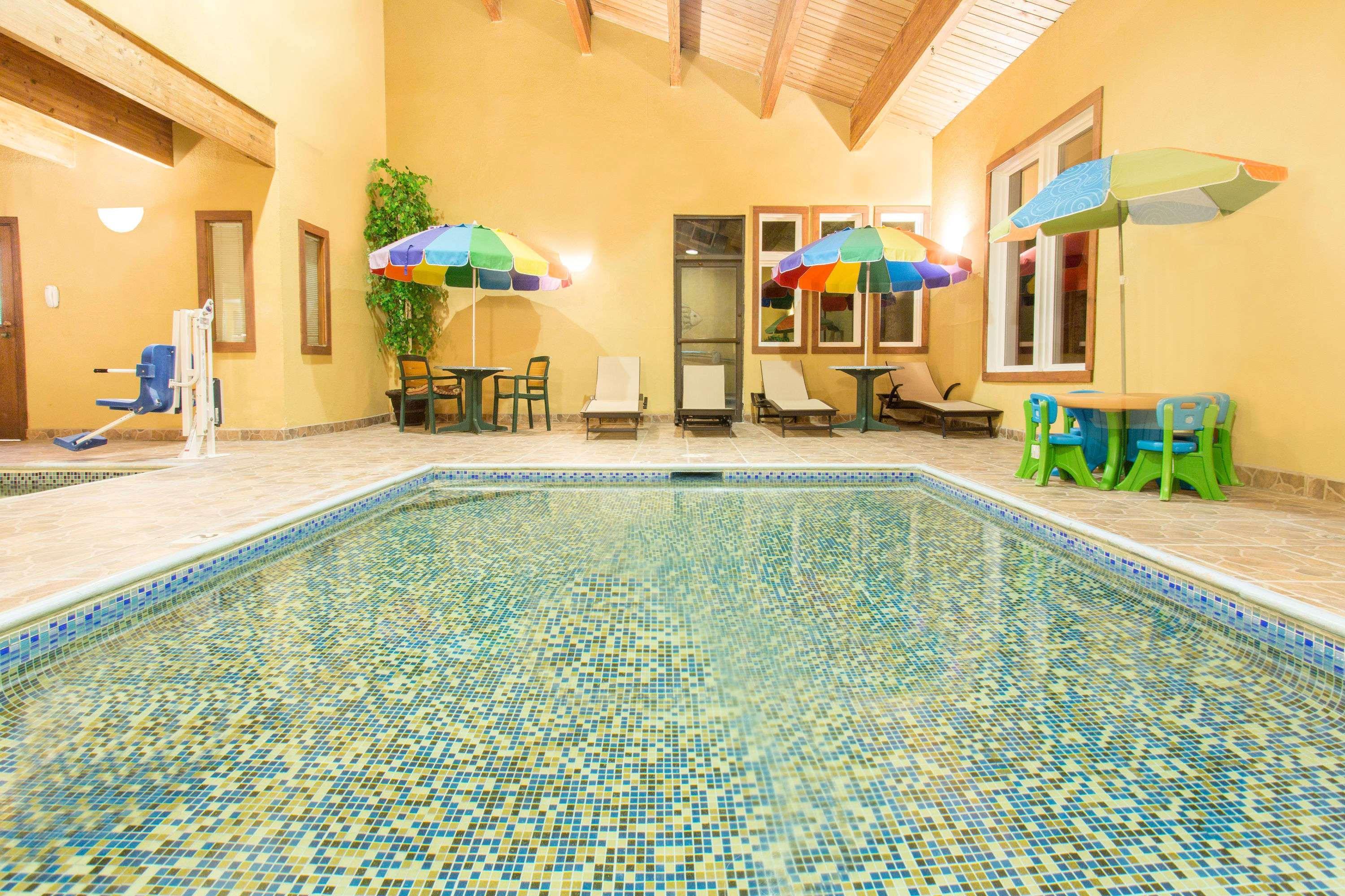 swimming pool spa
