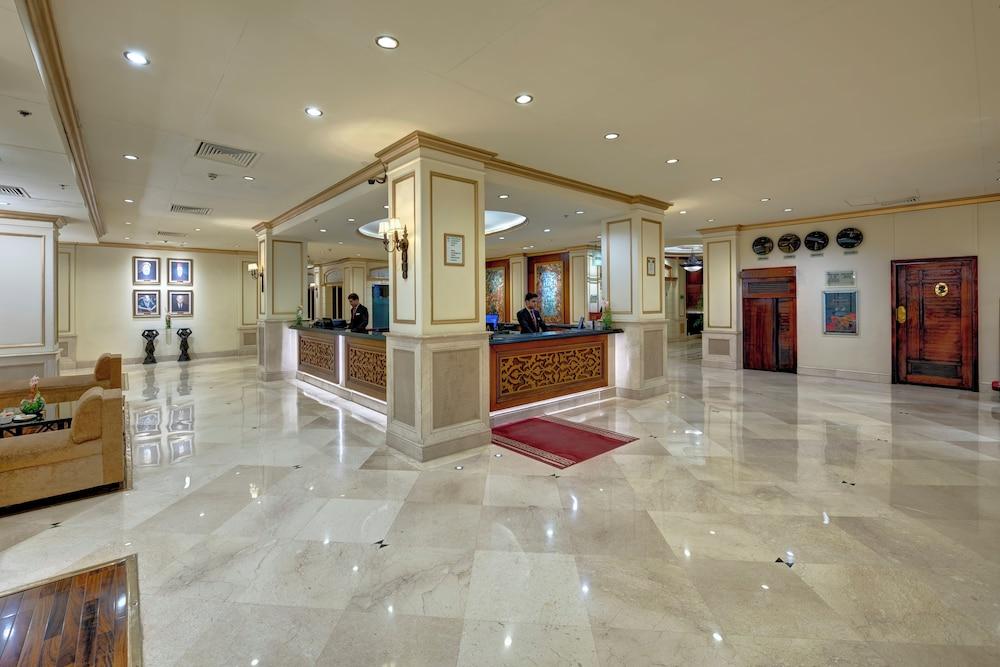 lobby